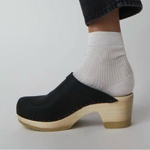 No.6 Old School Clog on Mid Heel in Black